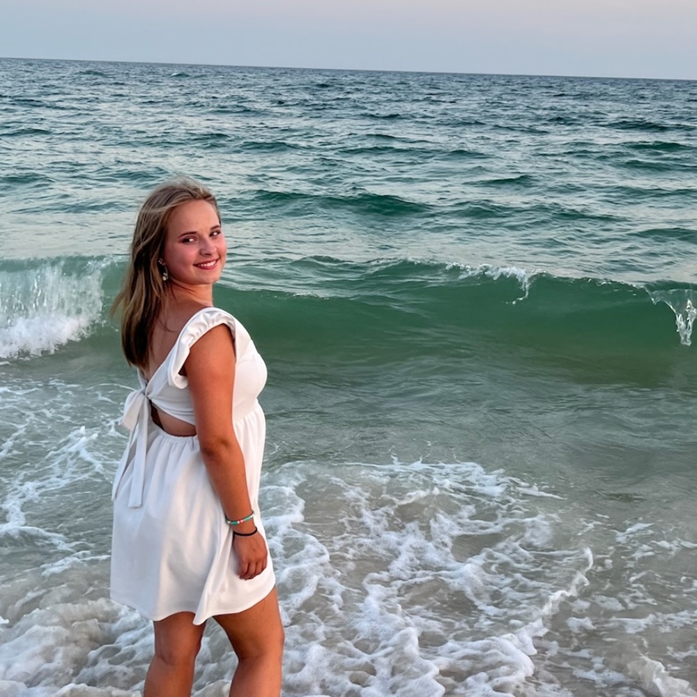 Meet your Posher, Alexis